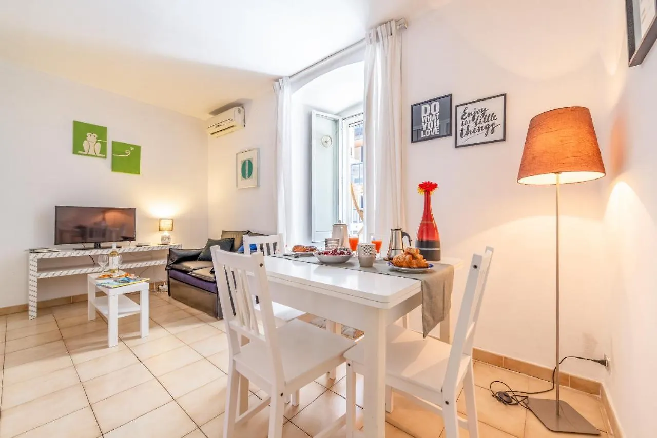 Stazione Centrale & Universita Lovely Apartment Bari 0*,